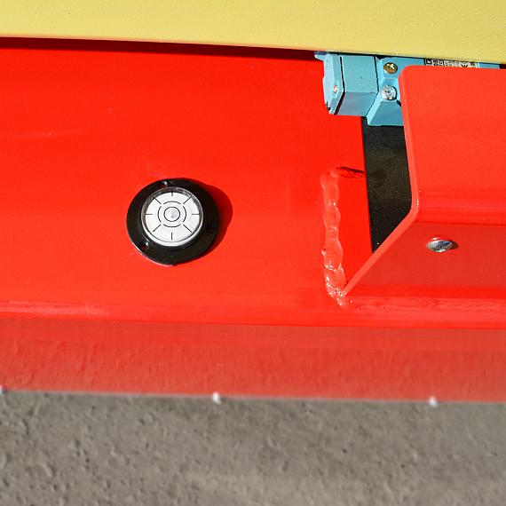 OXLIFT QZ-050-070 Самоходный (поводковый) подъемник ножничного типа с питанием от АКБ 7000 мм 500 кг